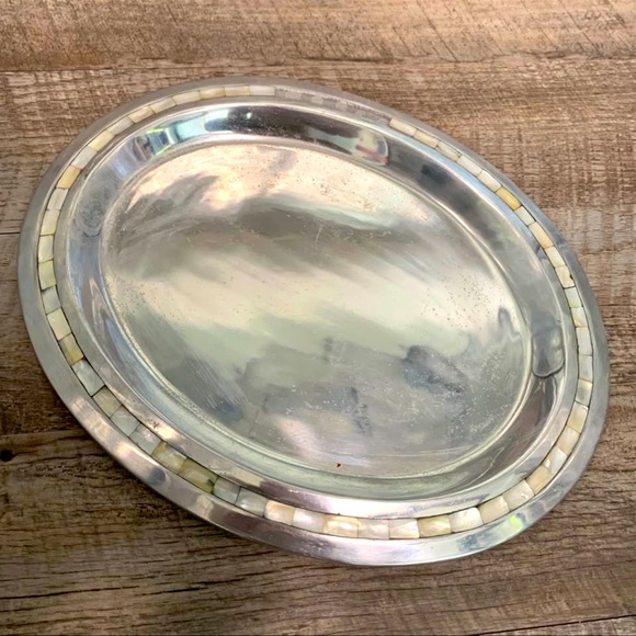 Towle Silversmiths Mother of Pearl Aluminum/Hollowware Oval Serving Platter - Picture 1 of 9